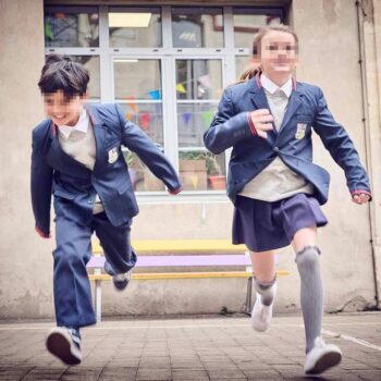 En images : Tee-shirts, polos, sweats… Découvrez quelques-uns des uniformes testés à l’école en cette rentrée